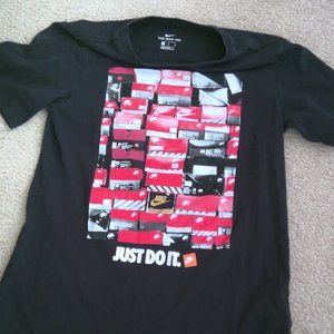 Nike shoebox graphic T dryfit